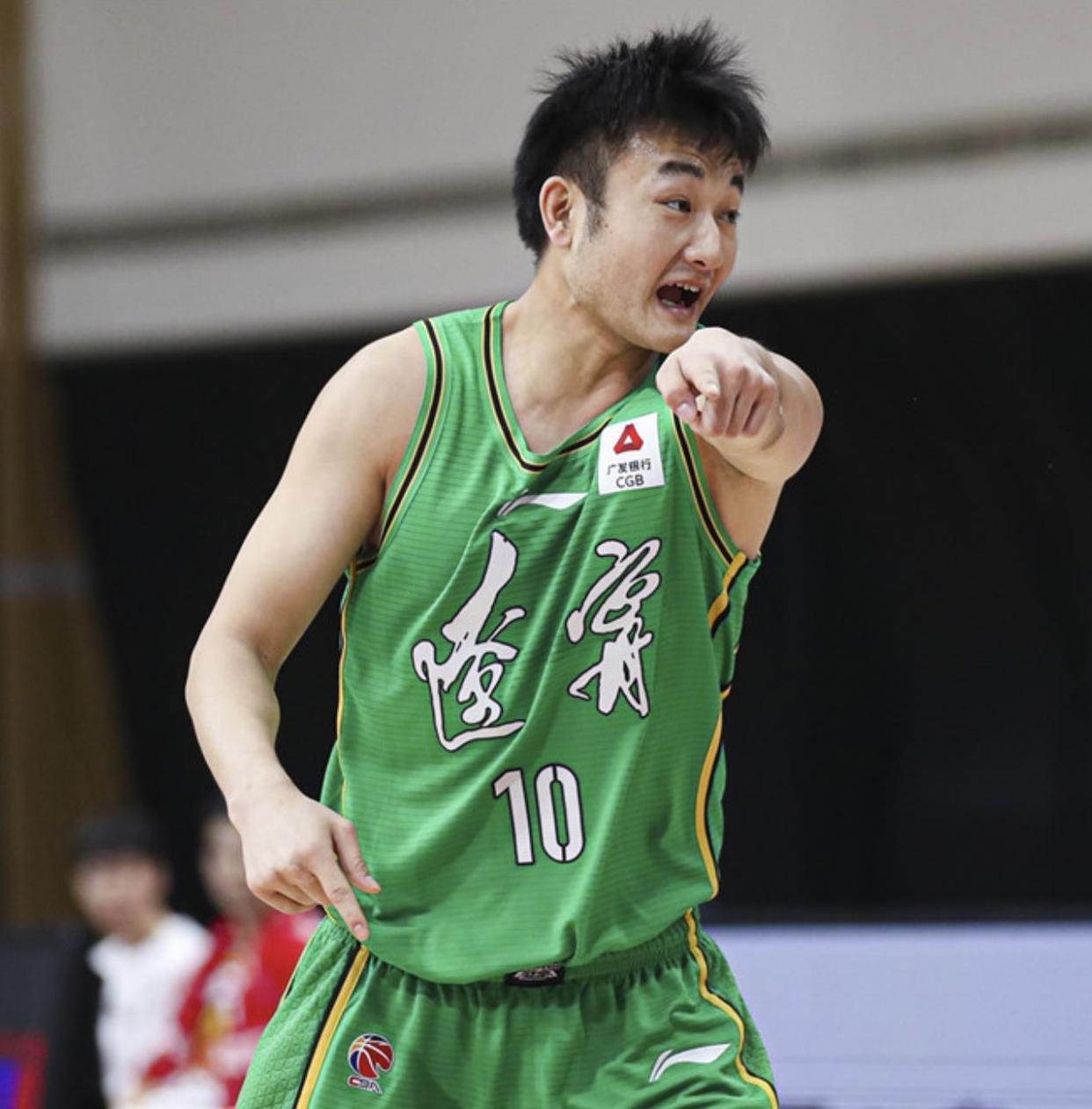 开云体育平台包含CBA常规赛集结日走向成谜；阿斯顿维拉豪取连胜；态度坚定；控场能力受关注的词条